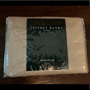 Jeffrey Banks Home Queen Microfiber Sheet Set - Butter color